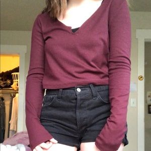 Cropped low neck maroon sweater